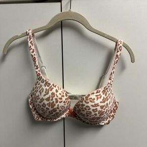 Victoria's Secret Body by Victoria Push Up - Size 36C